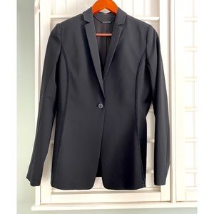 Elie Tahari blazer size 2 used